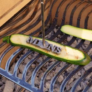 Grillstempel BBQ Brandeisen "MEINS" - Grillzubehör bei Schamotte-Shop.de