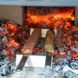 Kebab grillt an Kebab Grill Spießen aus Edelstahl 80 cm im Pizzaofen