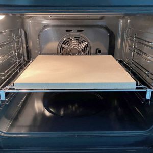 Pizzastein 50 x 50 x 2 cm  Keramik  lebensmittelecht  PUR Schamotte  Schamotte-Shop.de