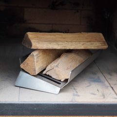 Holzhalter 35 x 15 cm mit Holzscheiten im Pizzaofen