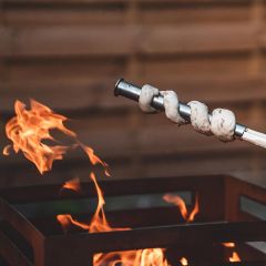 Stockbrot mit Grillrohr aus Edelstahl von Schamotte-Shop.de über Feuerschale backen