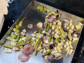 Grillzubehör - Grillplatte und Plancha