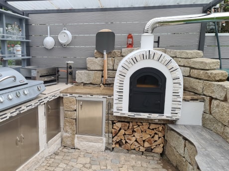 Kundenprojekt von Benedikt: Pizzaofen Caserta Premium in Outdoorküche