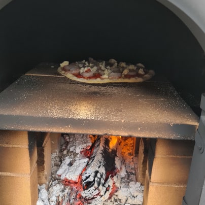 Kundenprojekt von Benedikt: Pizzaofen Caserta Premium in Outdoorküche bauen
