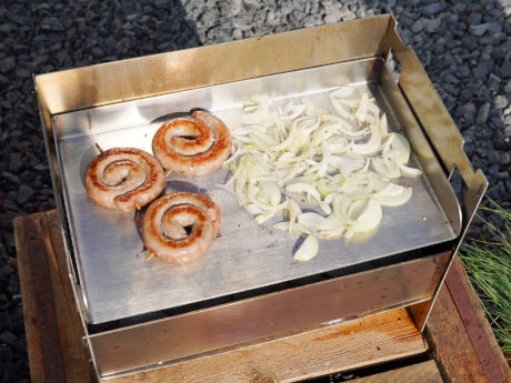 Plancha und Grillplatten für Holzkohle- & Gasgrills