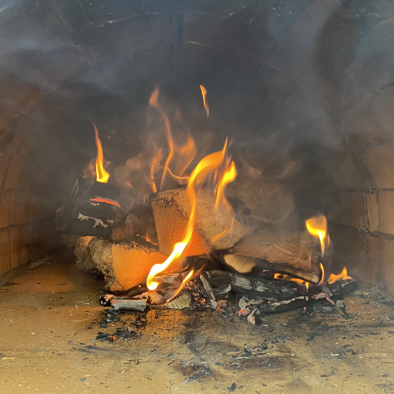 Pizzaofen anfeuern