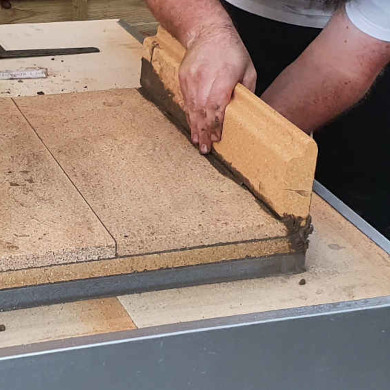 Pizzaofen-Bauanleitung Genua: Bodenplatten verlegen