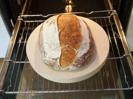 Brotbackstein-Produkttest - Gebackenes Brot