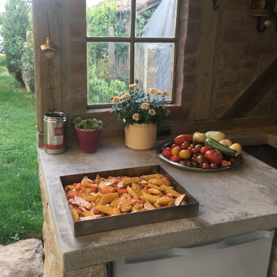 Pizzaofen-Zubehör: Schmoren auf dem Backblech im Pizzaofen