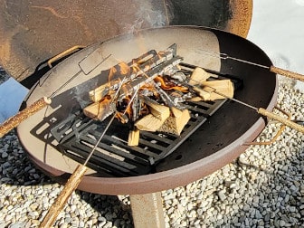 Testbericht: Feuerbock Flamado Alta für Feuerschale und Kamin