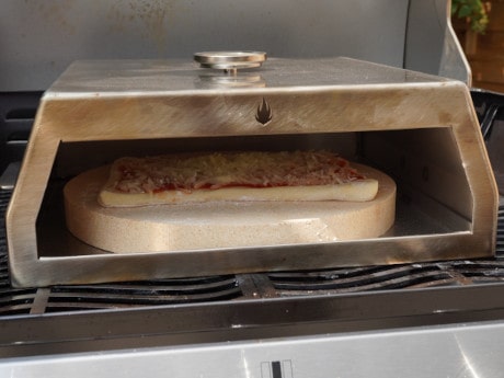 Pizzastein-Anleitung: Pizza auf dem Grill in Pizzabox backen