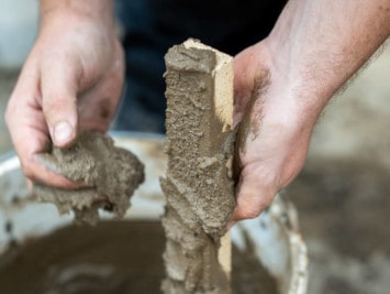 Schamottegiessbeton als Stampfmasse