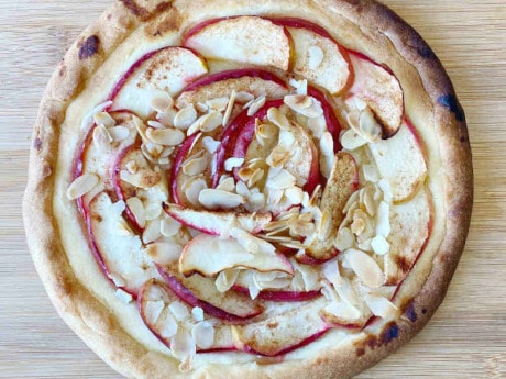 Obstgaletti auf Pizzastein backen