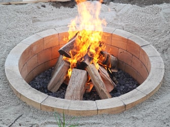 Feuerstelle aus Schamotte für den Garten