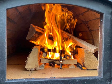 Brennholz für den Pizzaofen