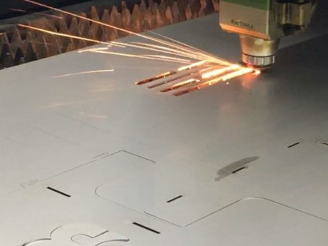 Edelstahl richtig schneiden - Laserschneider