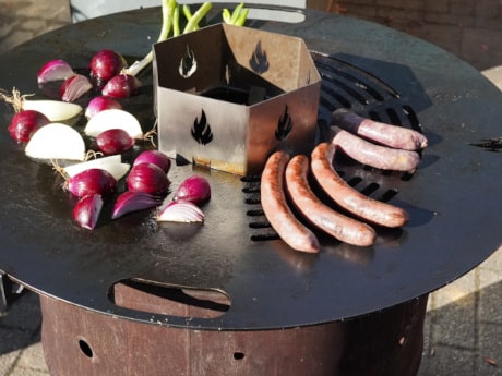 Grillen mit der Feuerplatte