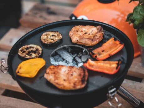 Kugelgrill mit eingebranntem Grillring