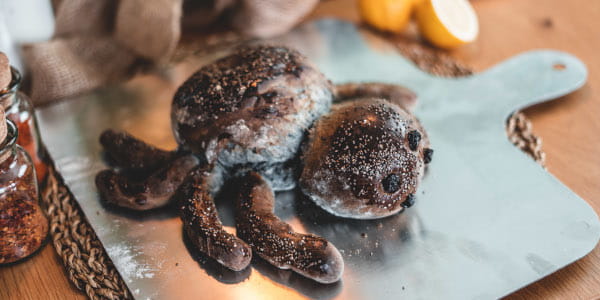 Brot als Spinne geformt
