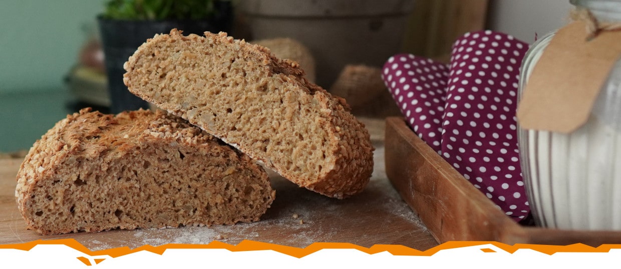 Haselnussbrot auf dem Brotbackstein