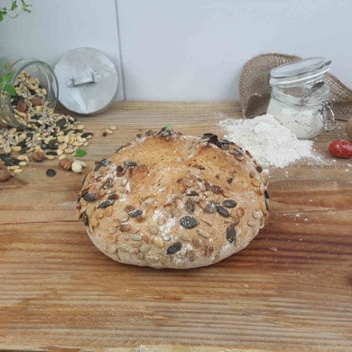 Fertig gebackenes Kernbeißer Brot