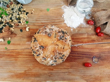 Rezept: Kernbeißer Brot auf dem Brotbackstein backen