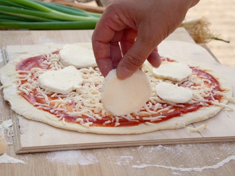 Vegetarische Pizza belegen