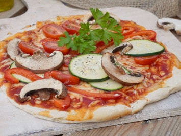 Rezepte vegetarische Pizza für Pizzastein und Pizzaofen