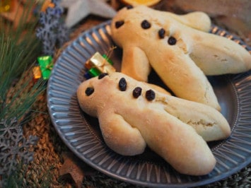 Weihnachtliches Rezept für Weckmänner vom Brotbackstein