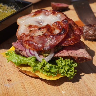 Feuerplatten Rezept: Chimichurri – Steak Burger