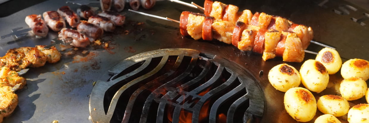 Feuerplatte mit Grillgut: Mallorquinische Rezepte