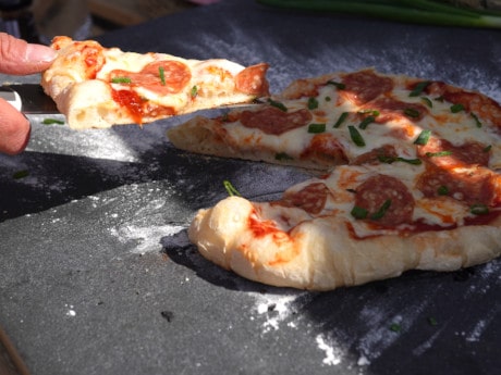 Pizzaklassiker mit italienischer Salami