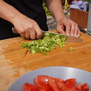 Hawaiianisches Rezept für die Feuerplatte: Lomi-Lomi Salat