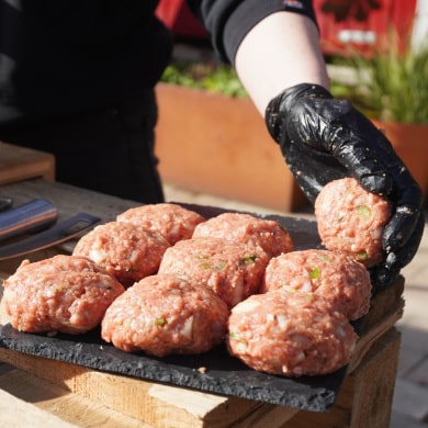 Niederrheinische Gourmet-Frikadellen mit Schmörkes