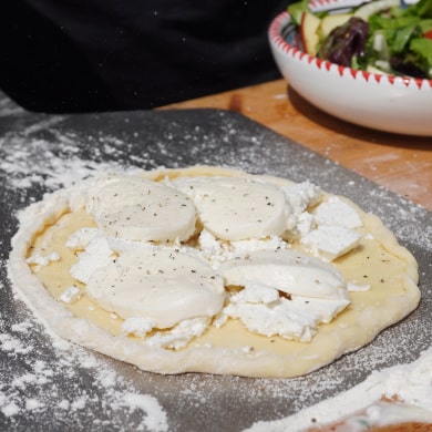 Apfel-Honig-Pizza mit Fenchel & Ziegenkäse