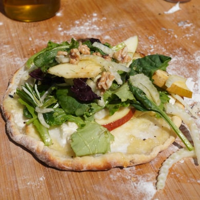 Apfel-Honig-Pizza mit Fenchel & Ziegenkäse