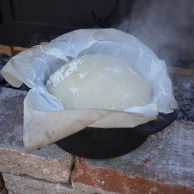 Honig-Bierbrot im Pizzaofen