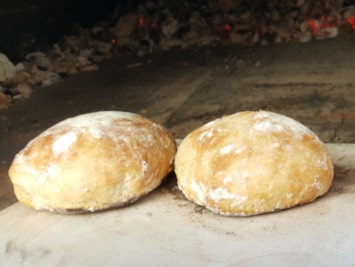 Rezept für Kartoffel-Brötchen aus dem Pizzaofen