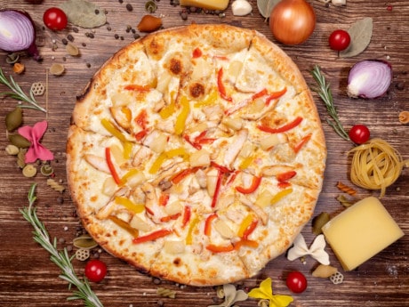 Pizza Bali im Pizzaofen backen - ohne Tomatensauce