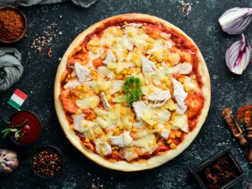 Rezept: Pizza Exotic im Pizzaofen backen