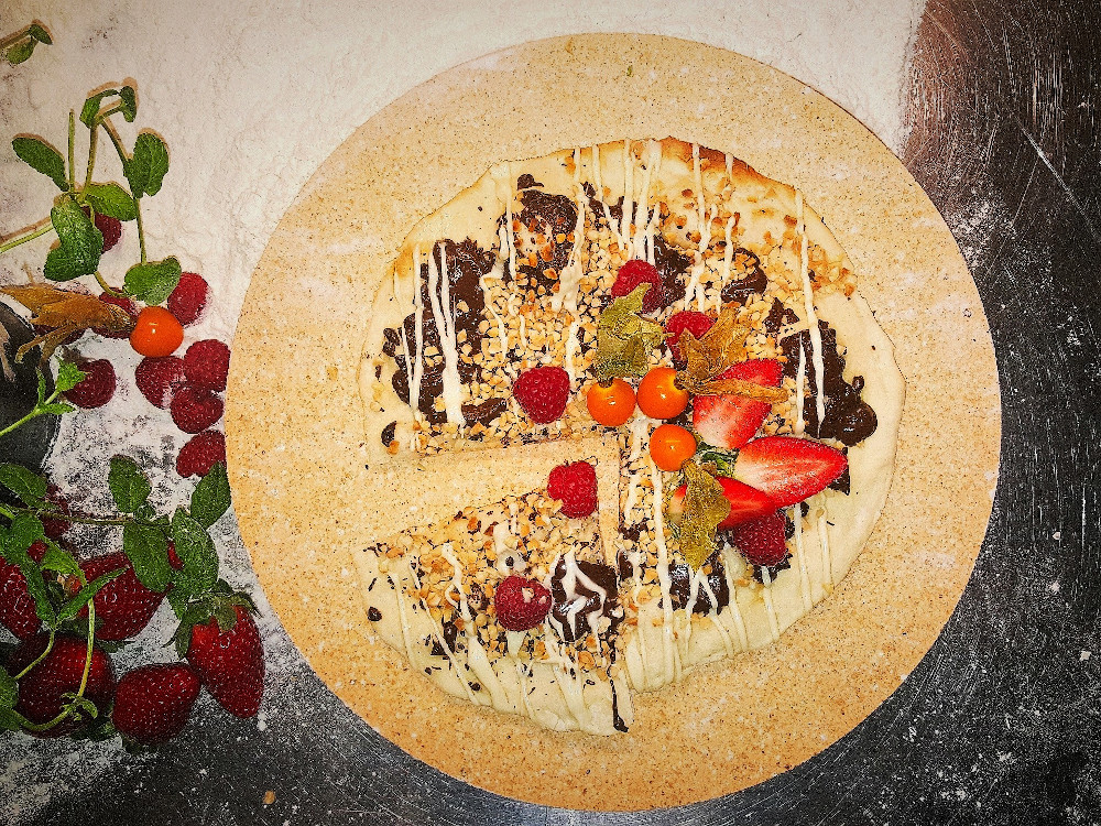 Pizza Backen Welche Schiene Schokoladen-Pizza auf Pizzastein backen » Rezepte
