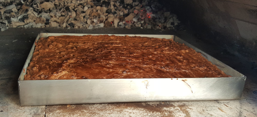 Rezept: Brownies im Pizzaofen backen