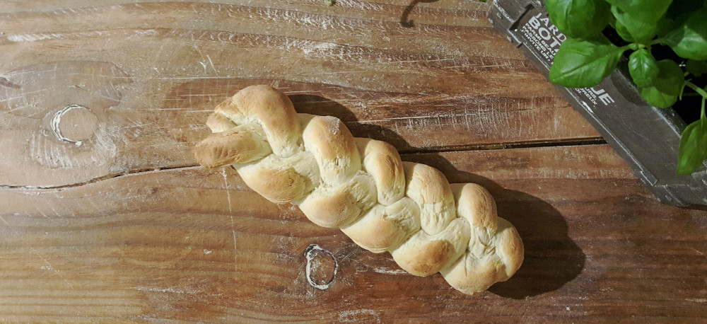 Hefezopf backen auf Pizzastein