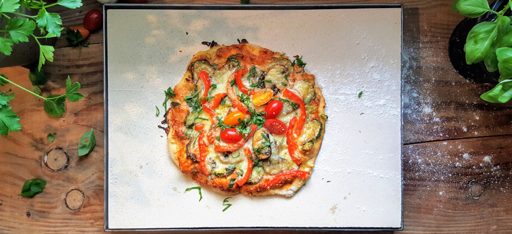 Vegetarische Pizza auf Pizzastein backen » Rezepte Vegetarische Pizza auf Pizzastein backen » Rezepte